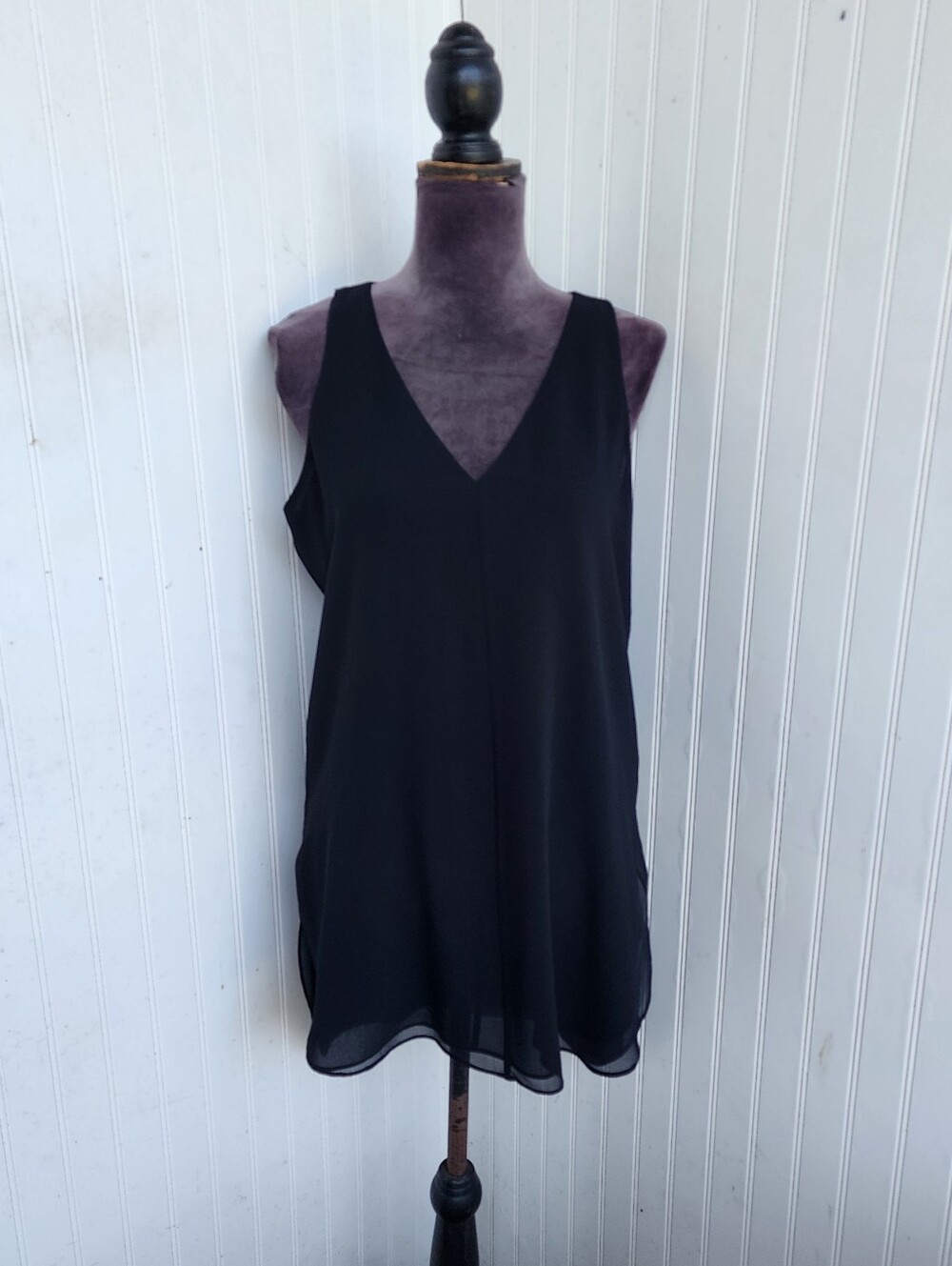 White House Black Market WHBM V-neck Pullover Blouse Hi-low Semi Sheer size S